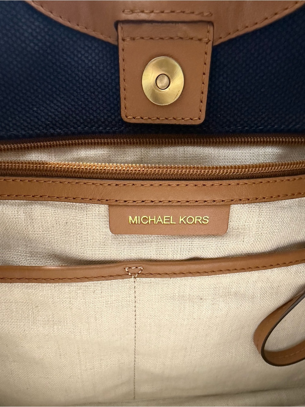 Michael Kors Isla Ring Canvas Shoulder Tot - Picture 8 of 8